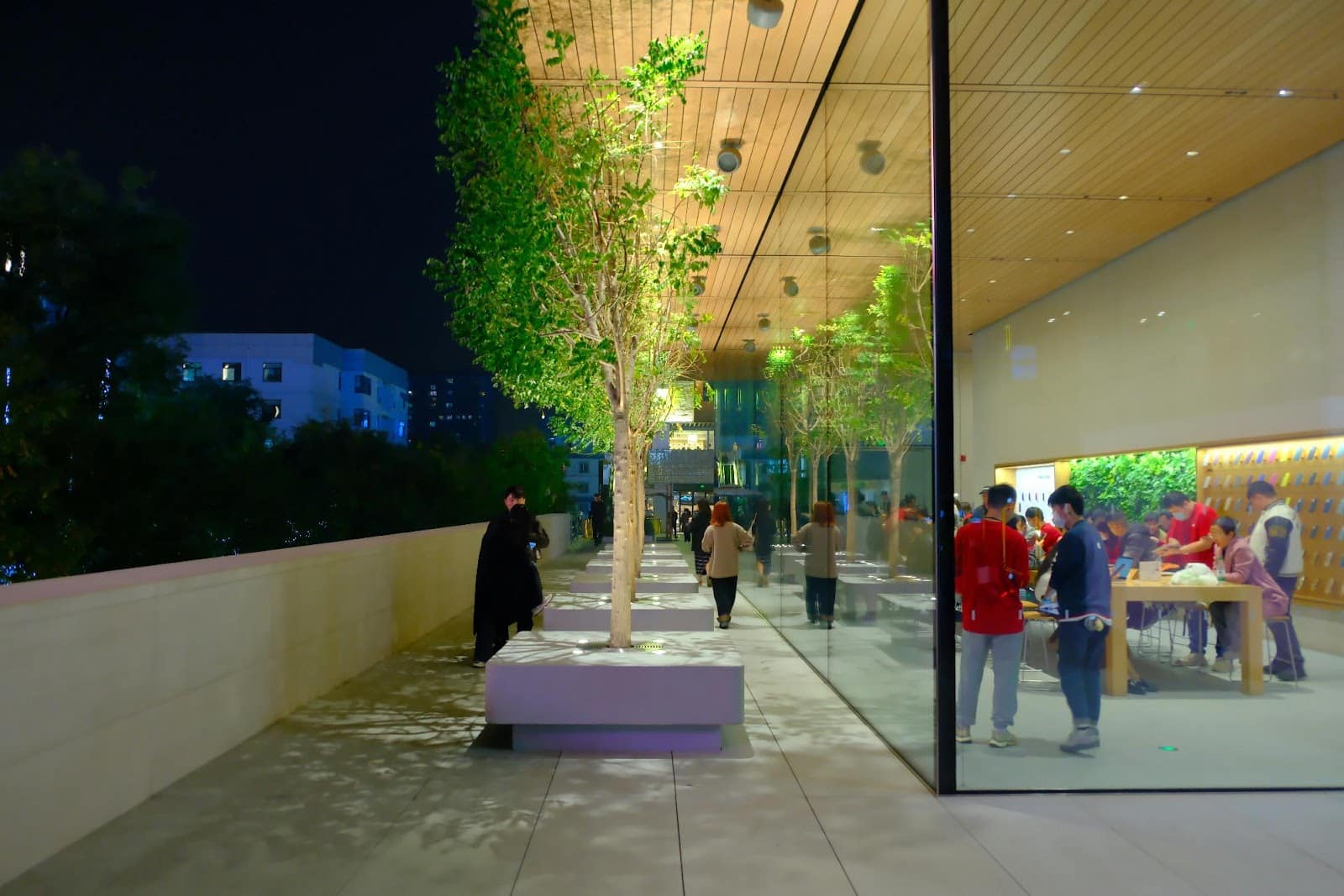 Contemporary Architecture With Glass Walls